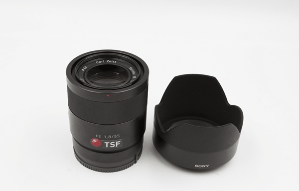 55mm Sony MONT:E F1.8-0