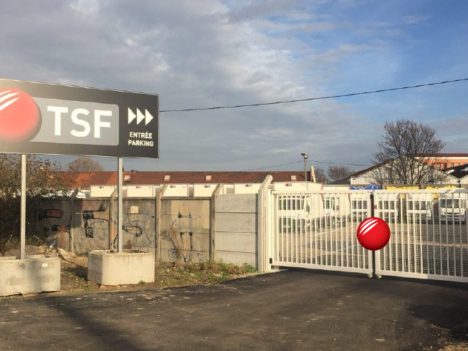 Parking pour vos véhicules techniques • 24/7