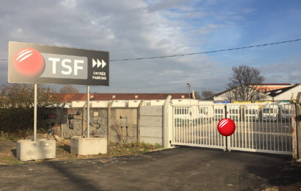 Parking pour vos véhicules techniques • 24/7