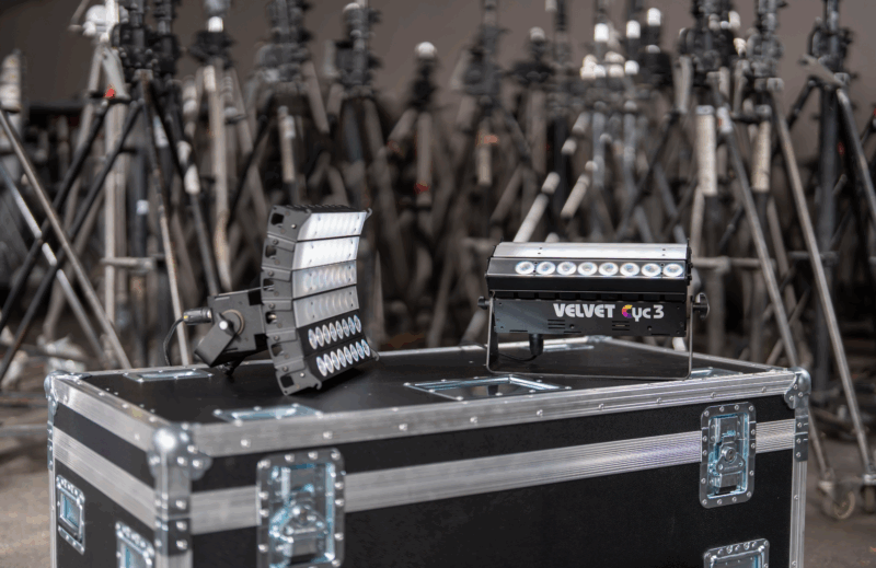Nos projecteurs Dyno Nanlux et Velvet CYC sont disponibles pour vos tournages